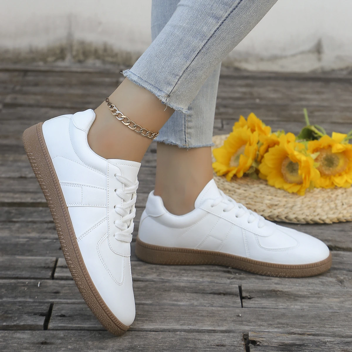 Ladies' casual white sports sh - огляд і ціна Sewing Cotton