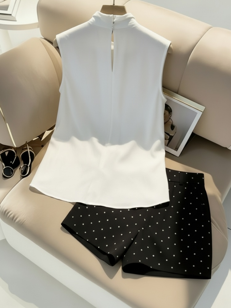 Old Money Tailored Shorts & Ve - огляд і ціна Sewing Vest