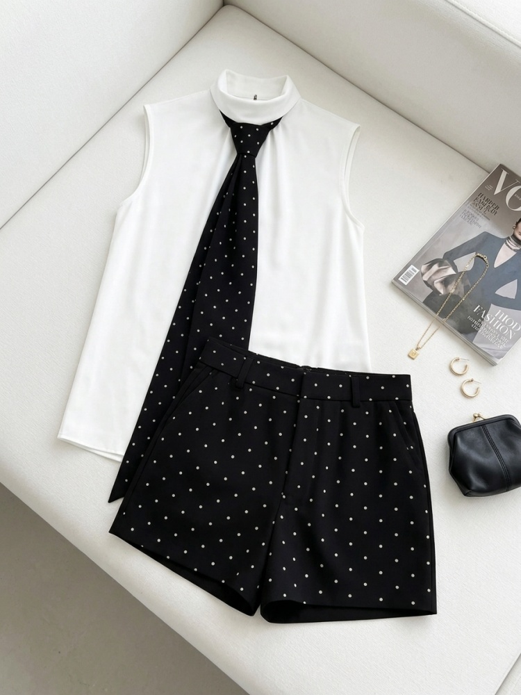 Old Money Tailored Shorts & Ve - огляд і ціна Sewing Vest